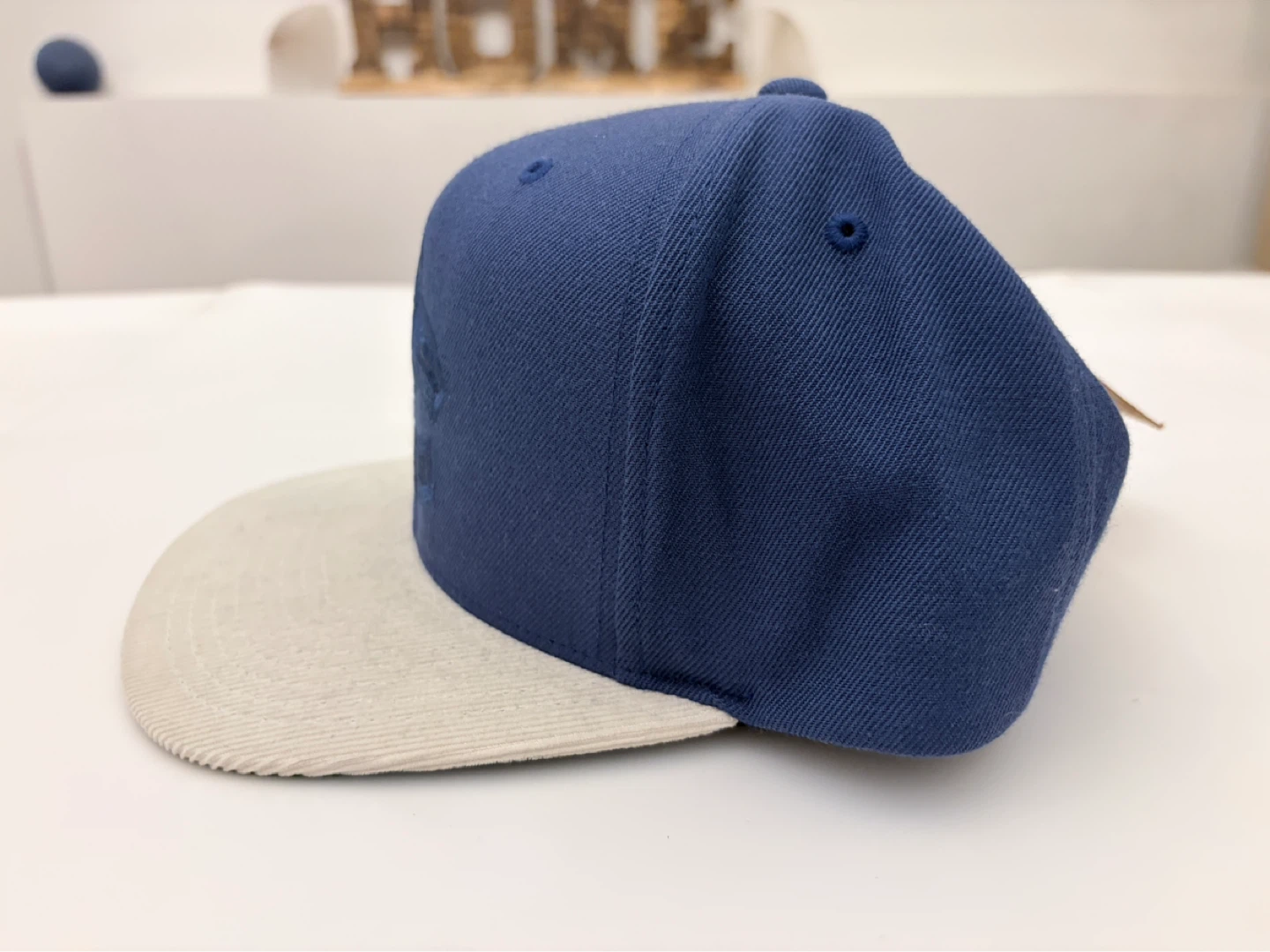 BNWT Vancouver Canucks Mitchell & Ness SnapBack Hat - photo 2