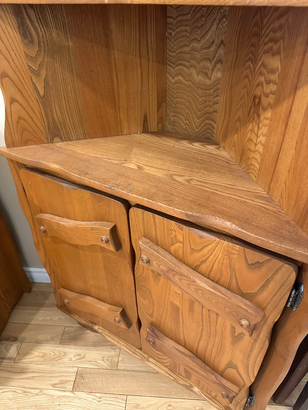 Beautiful Vintage Solid Oak Corner Cabinet (CAN DELIVER) - photo 5