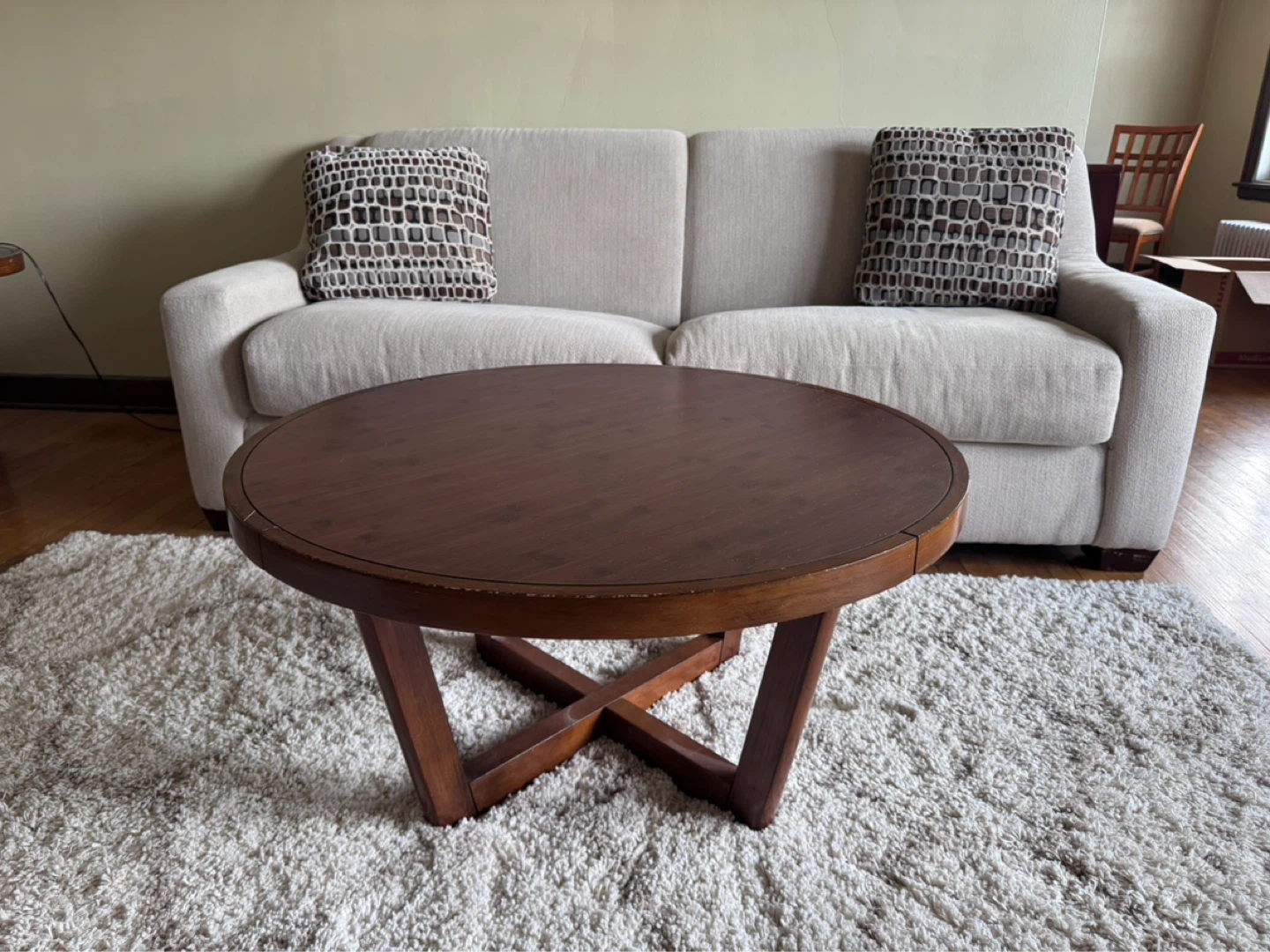 Moving Sale: Furniture Pieces in Good Condition