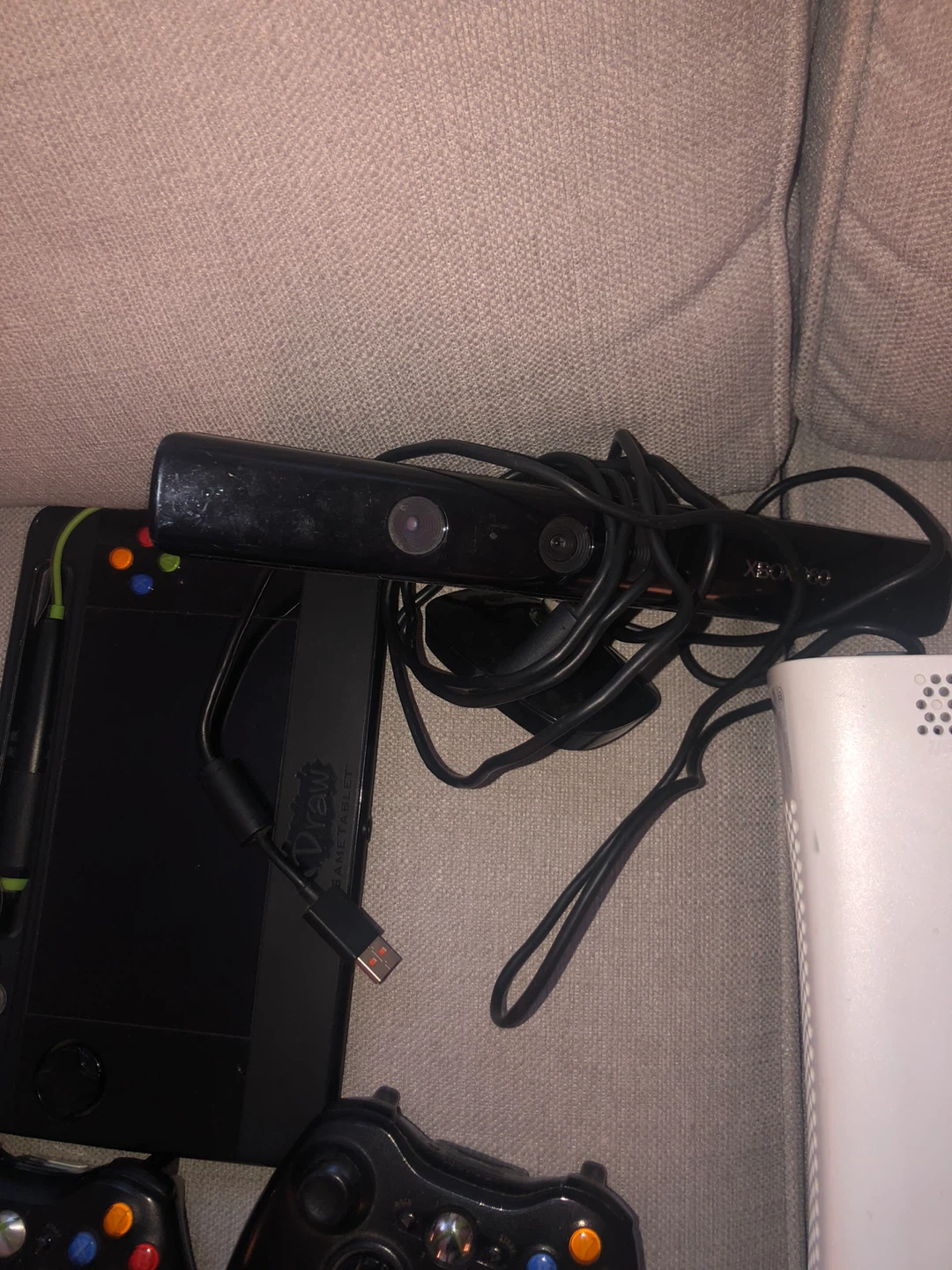 Xbox 360 Console with Kinect and Controllers BUNDLE - photo 5