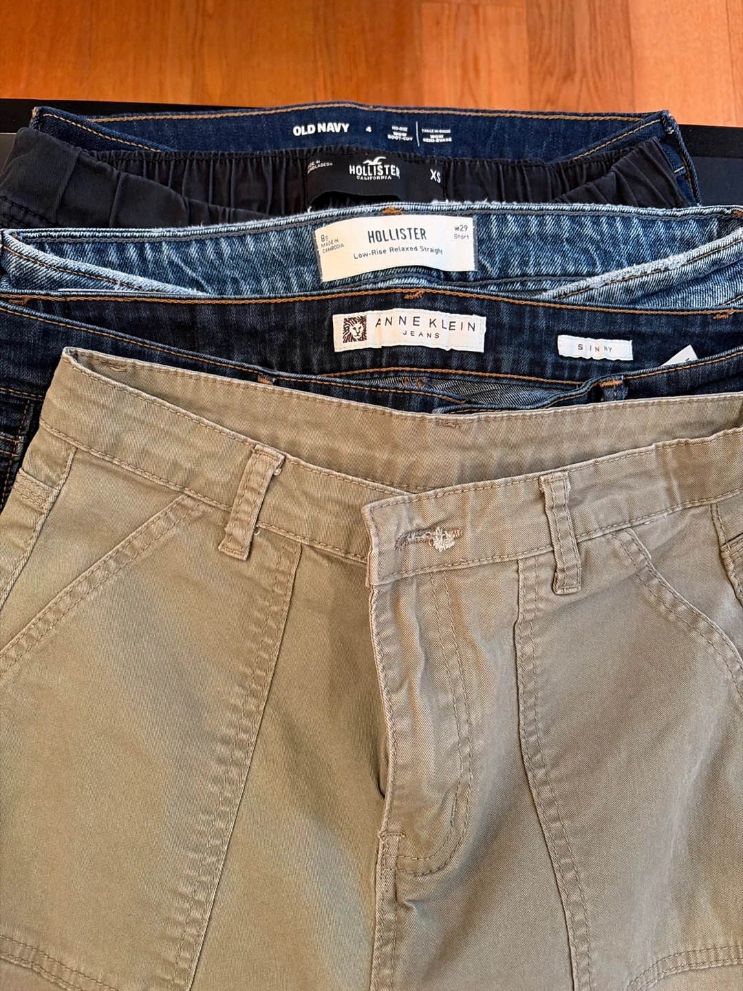 Bundle of Women's Jeans and Pants - photo 2