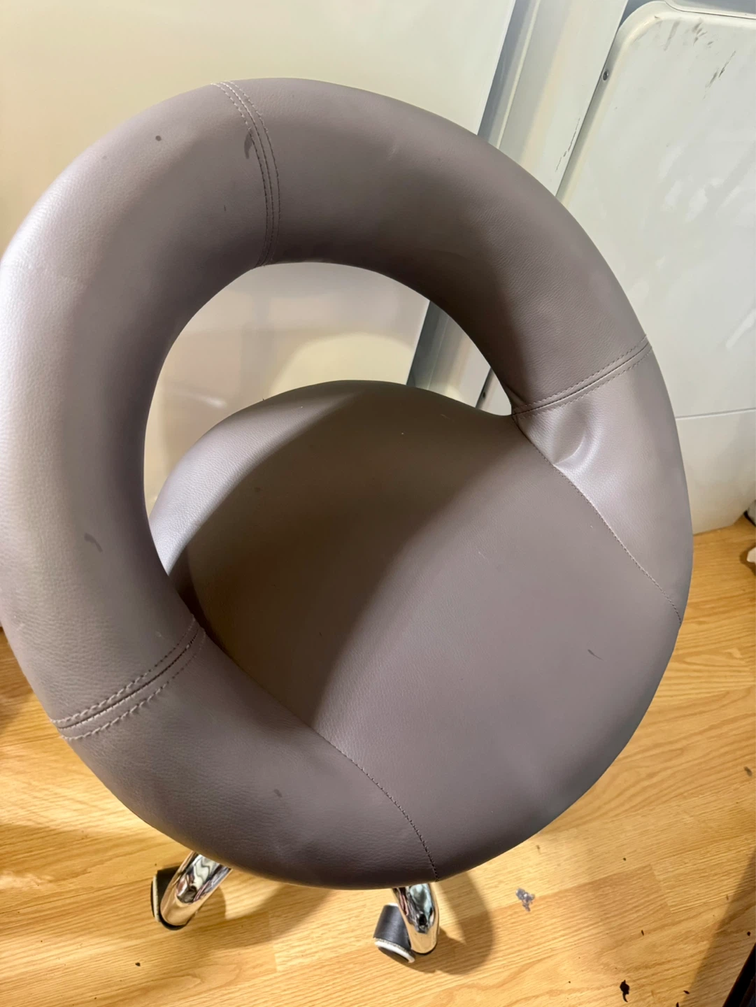 Grey Faux Leather Swivel Chair - photo 2