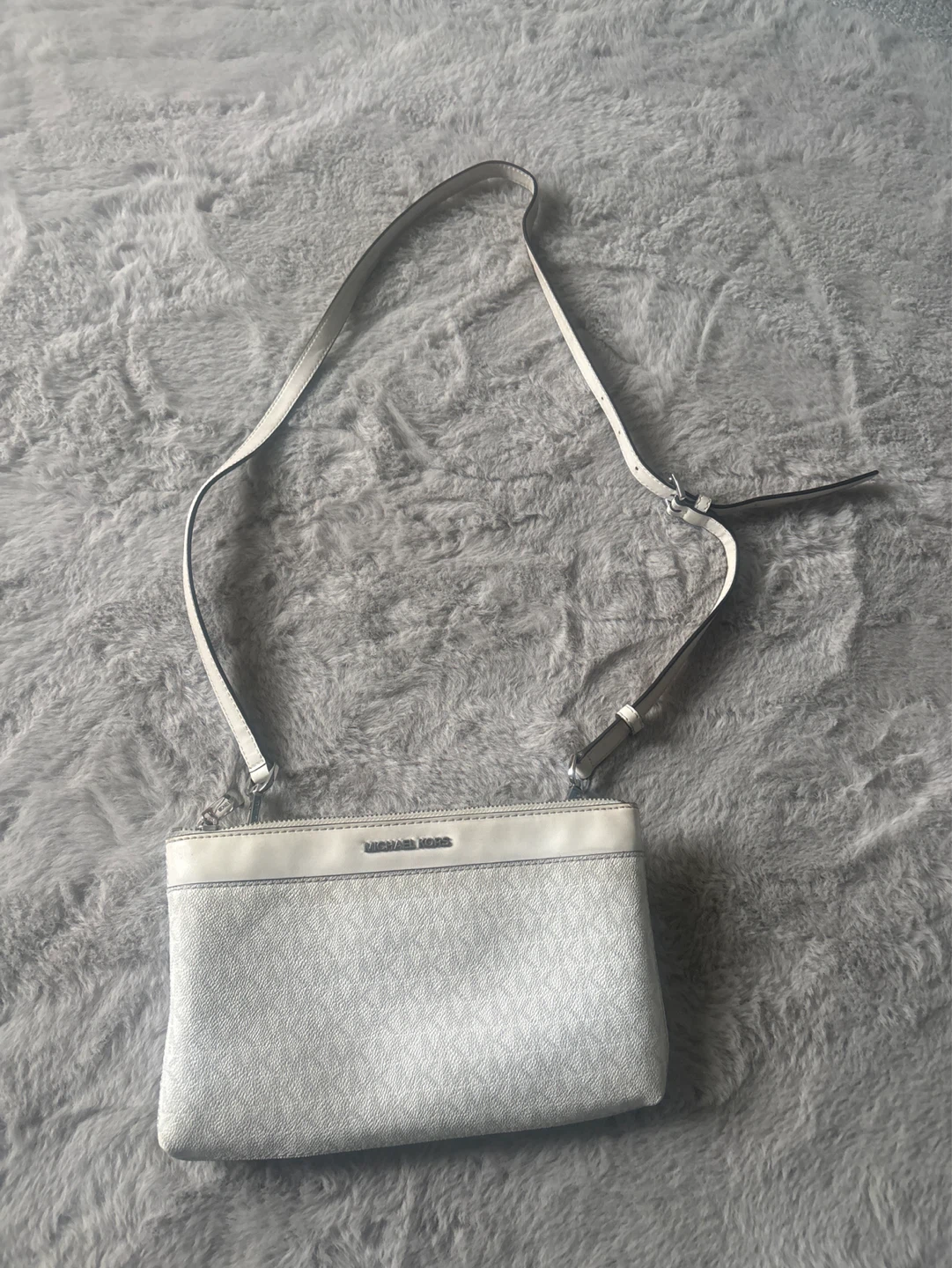 Michael Kors White Monogram Crossbody Bag - photo 2