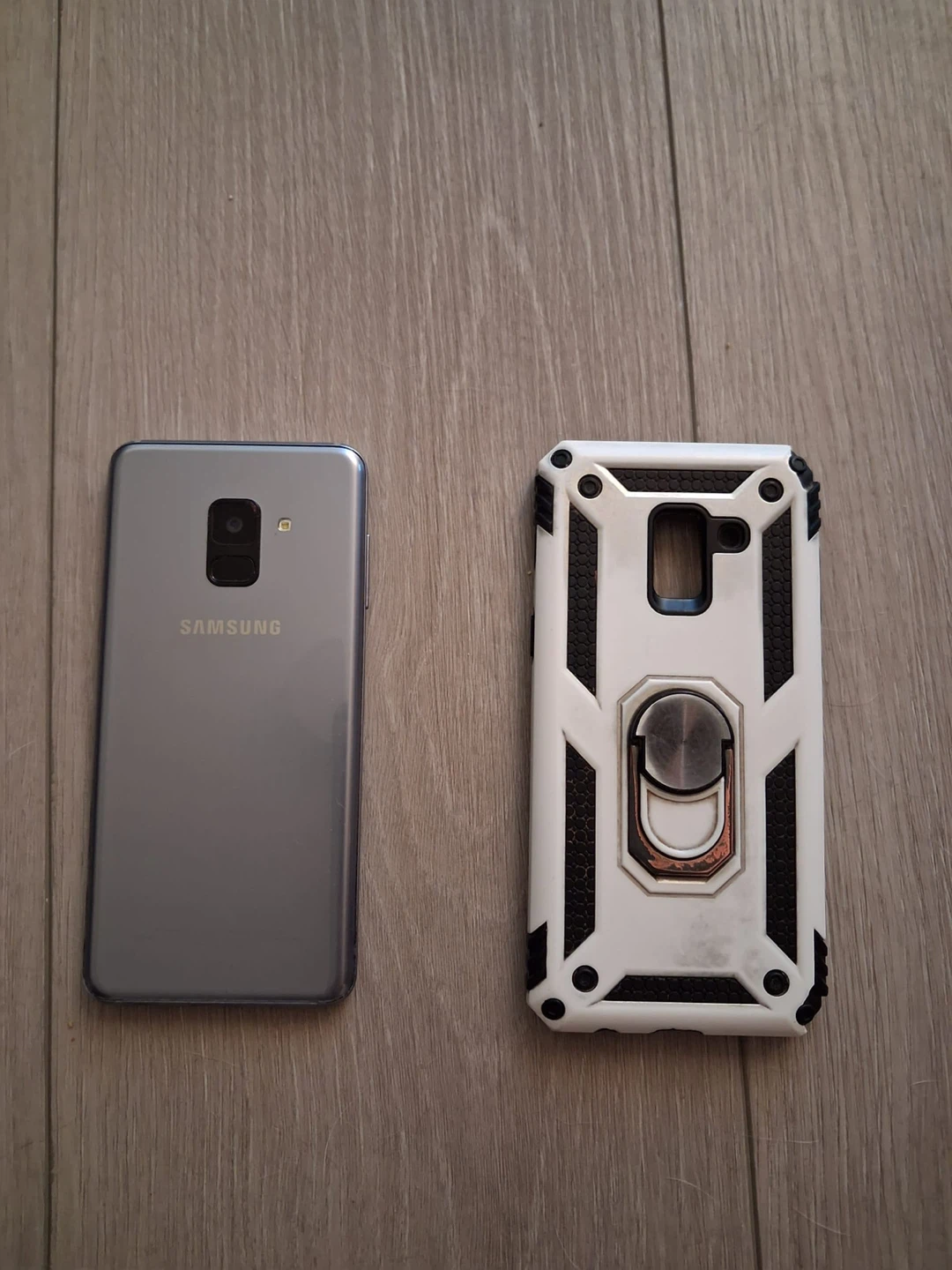 Samsung Galaxy A8 and free case for it - photo 2