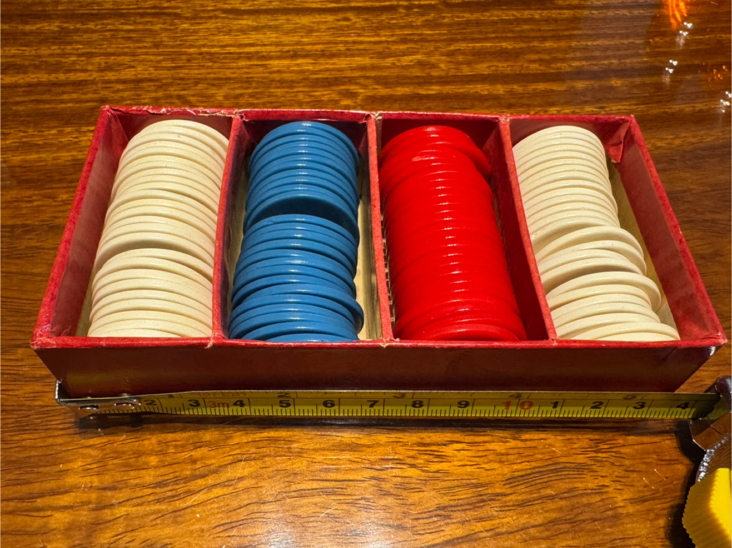 Vintage Set of 100 Catalin Bakelite Poker Chips In Original Box - photo 5