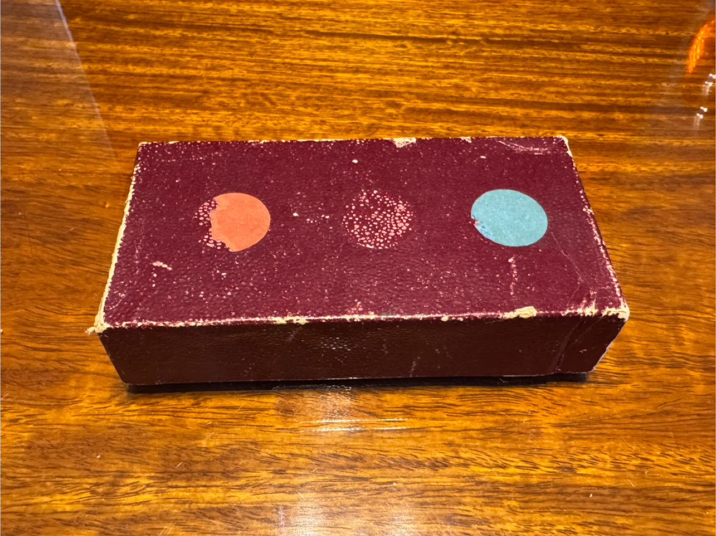 Vintage Set of 100 Catalin Bakelite Poker Chips In Original Box - photo 3
