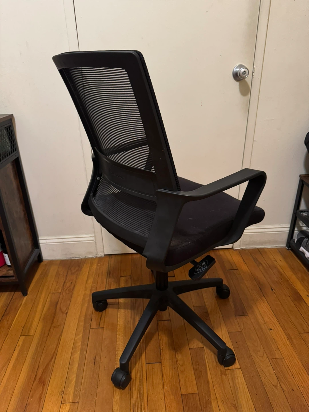 Black Mesh Office Chair - photo 3