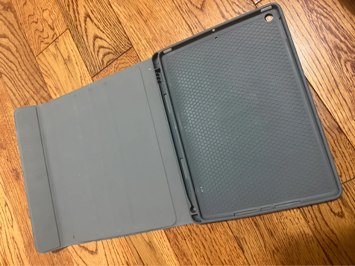 Ipad case (possibly air 4/5) - photo 3