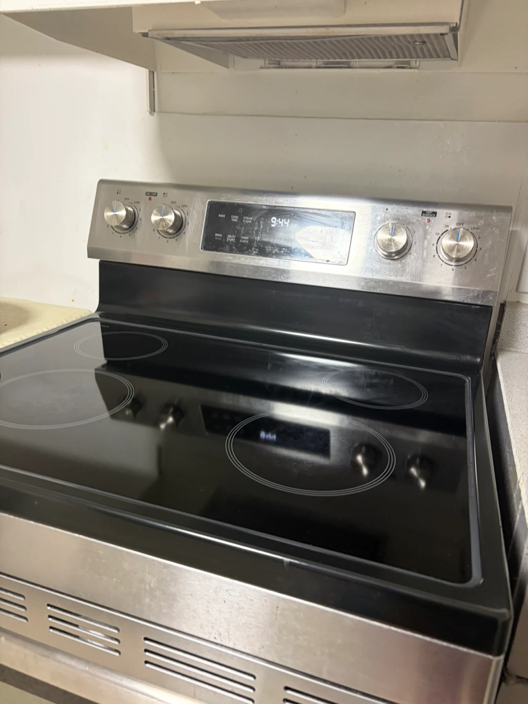Samsung Electric Range with Smooth Cooktop - photo 3
