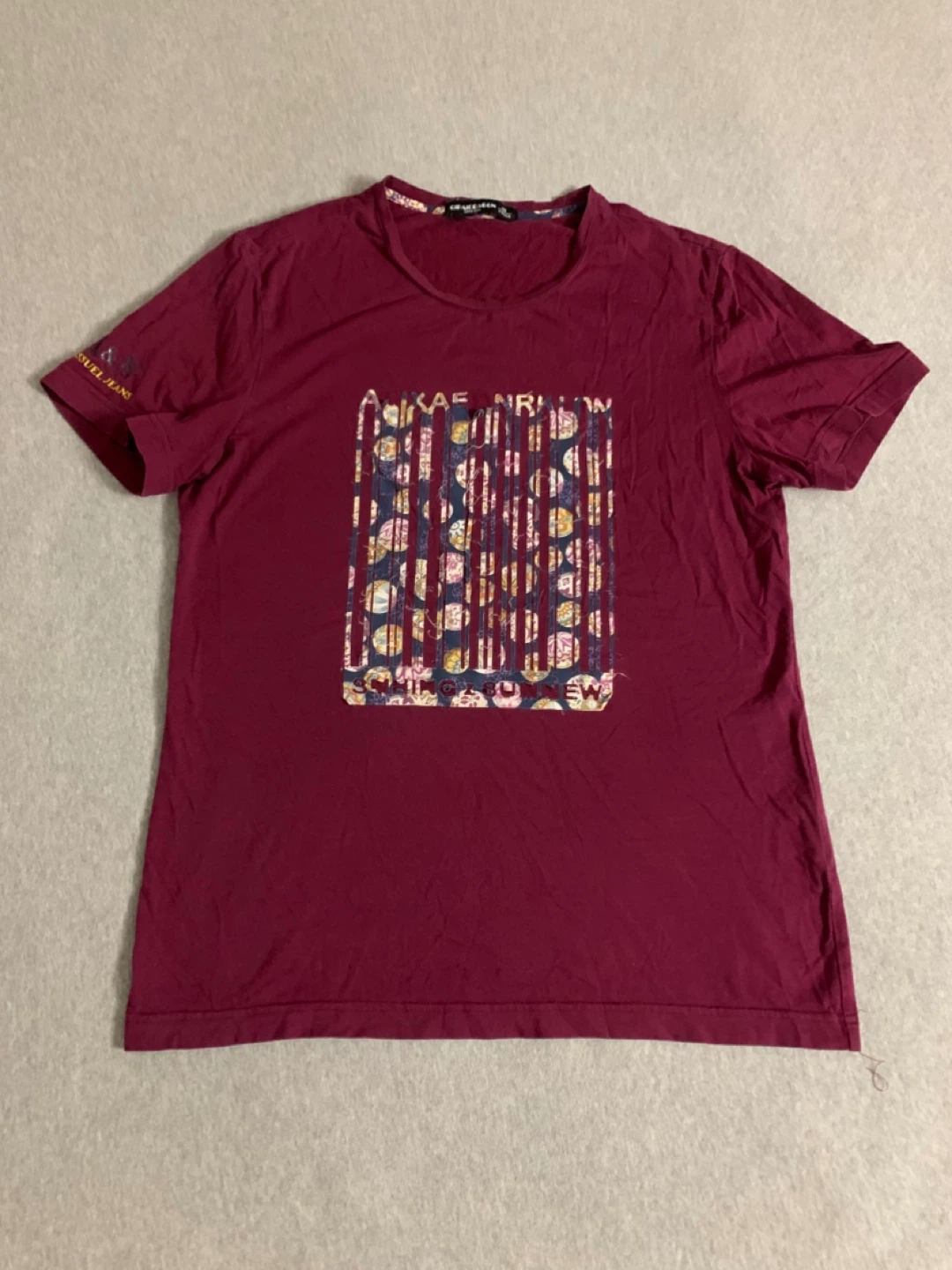 Men’s Burgundy S/M T-Shirt ***Graphic is Peeling***