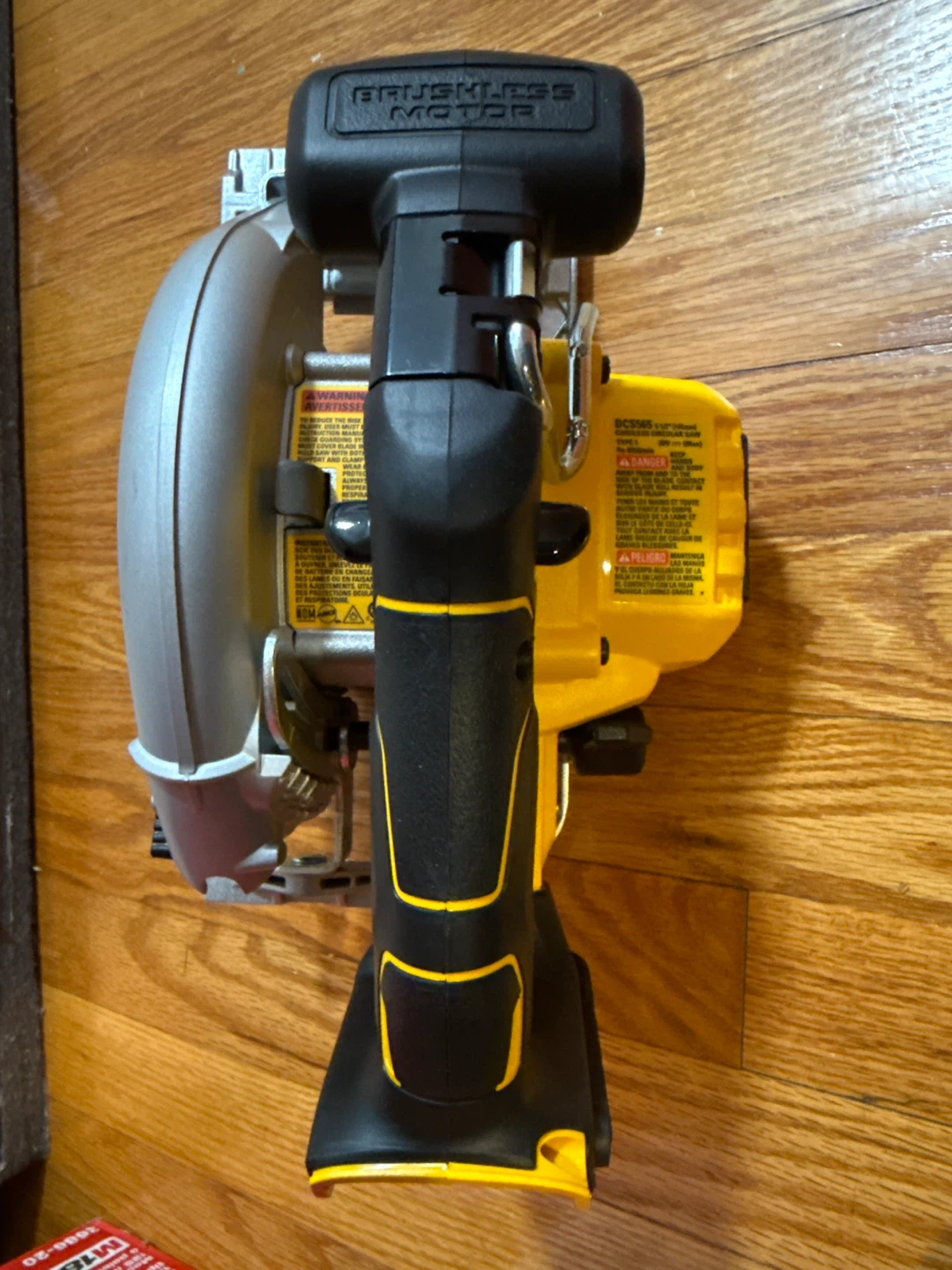 DEWALT DCS565 TY1 Brushless Cordless Circular Saw - photo 2
