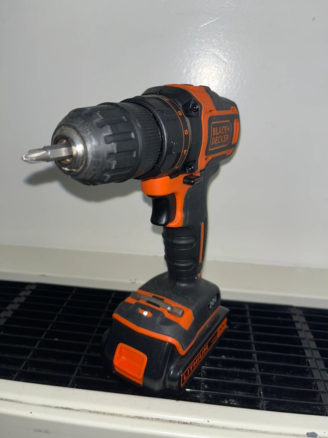 Black+Decker 20V MAX Cordless Drill - photo 3