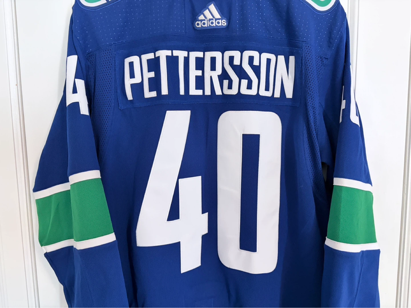 Authentic Adidas Vancouver Canucks Elias Pettersson Jersey 54 - photo 2