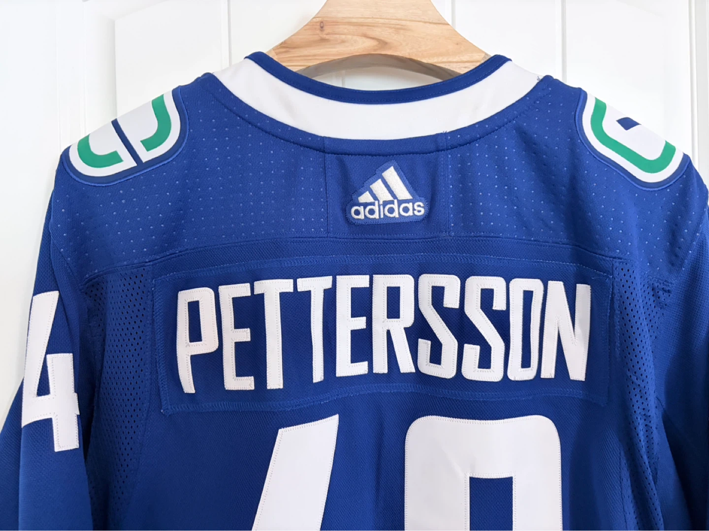 Authentic Adidas Vancouver Canucks Elias Pettersson Jersey 54 - photo 3