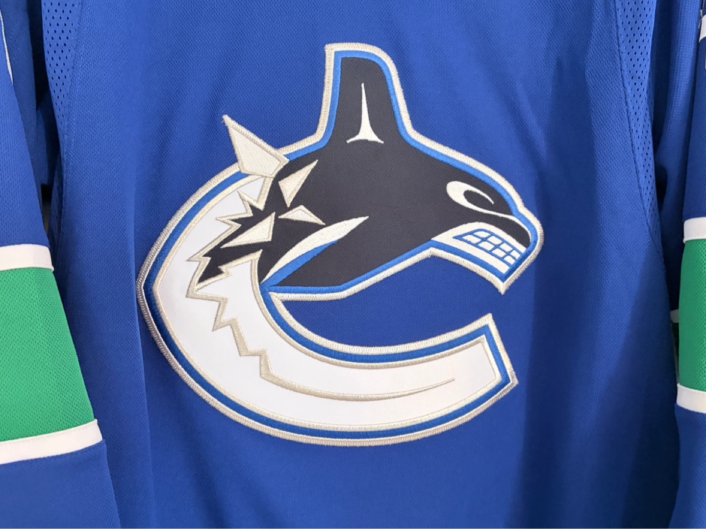 Authentic Adidas Vancouver Canucks Elias Pettersson Jersey 54 - photo 5