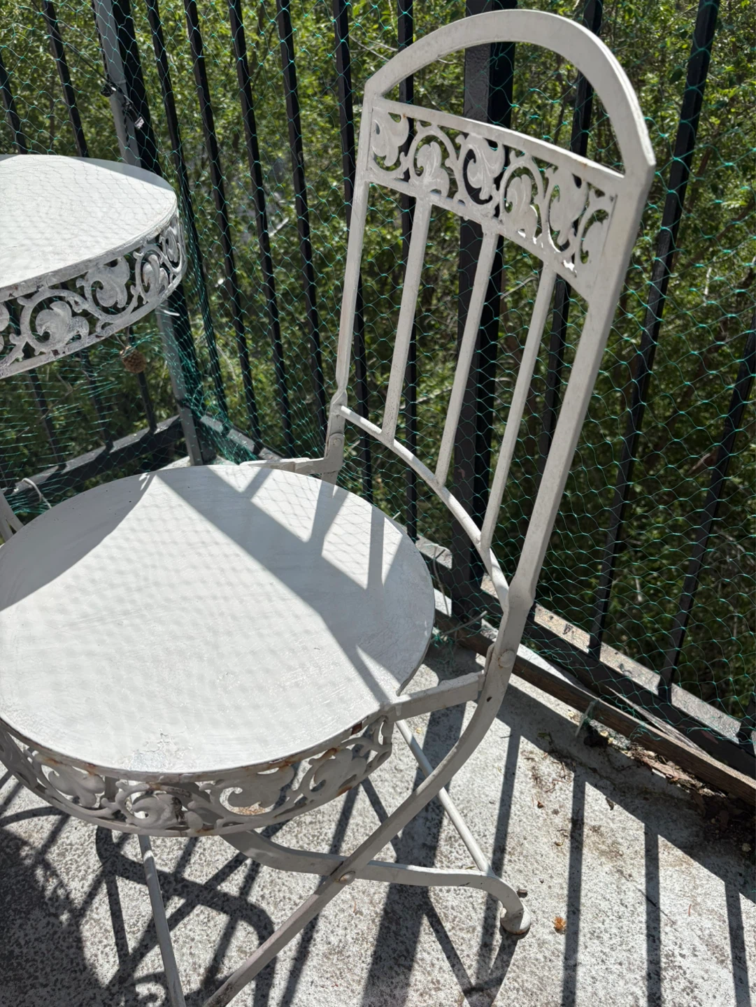 Vintage White wrought iron Bistro Set - Table and 2 Chairs - photo 3