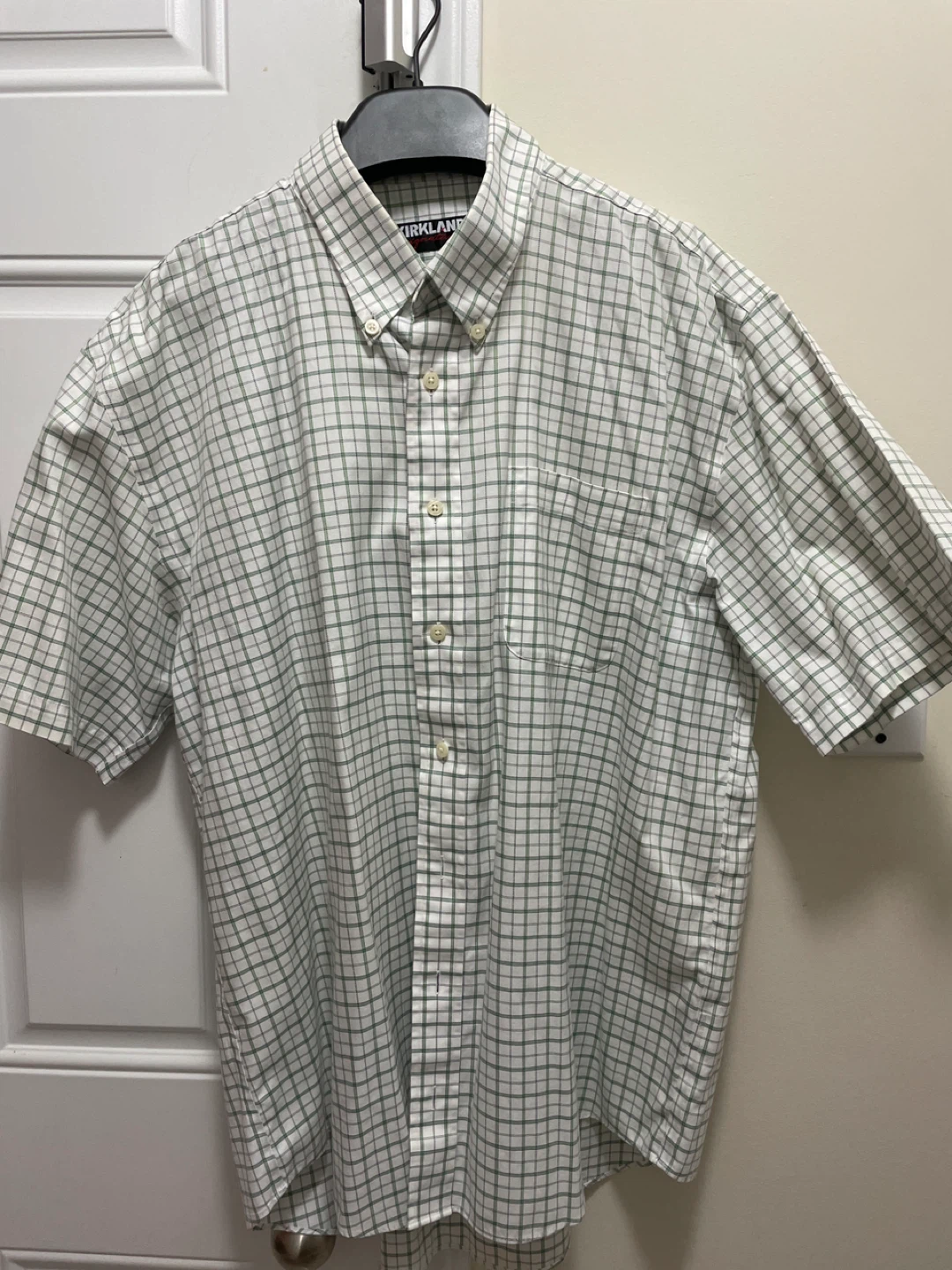 Short Sleeve Button-Up Shirt like new size L