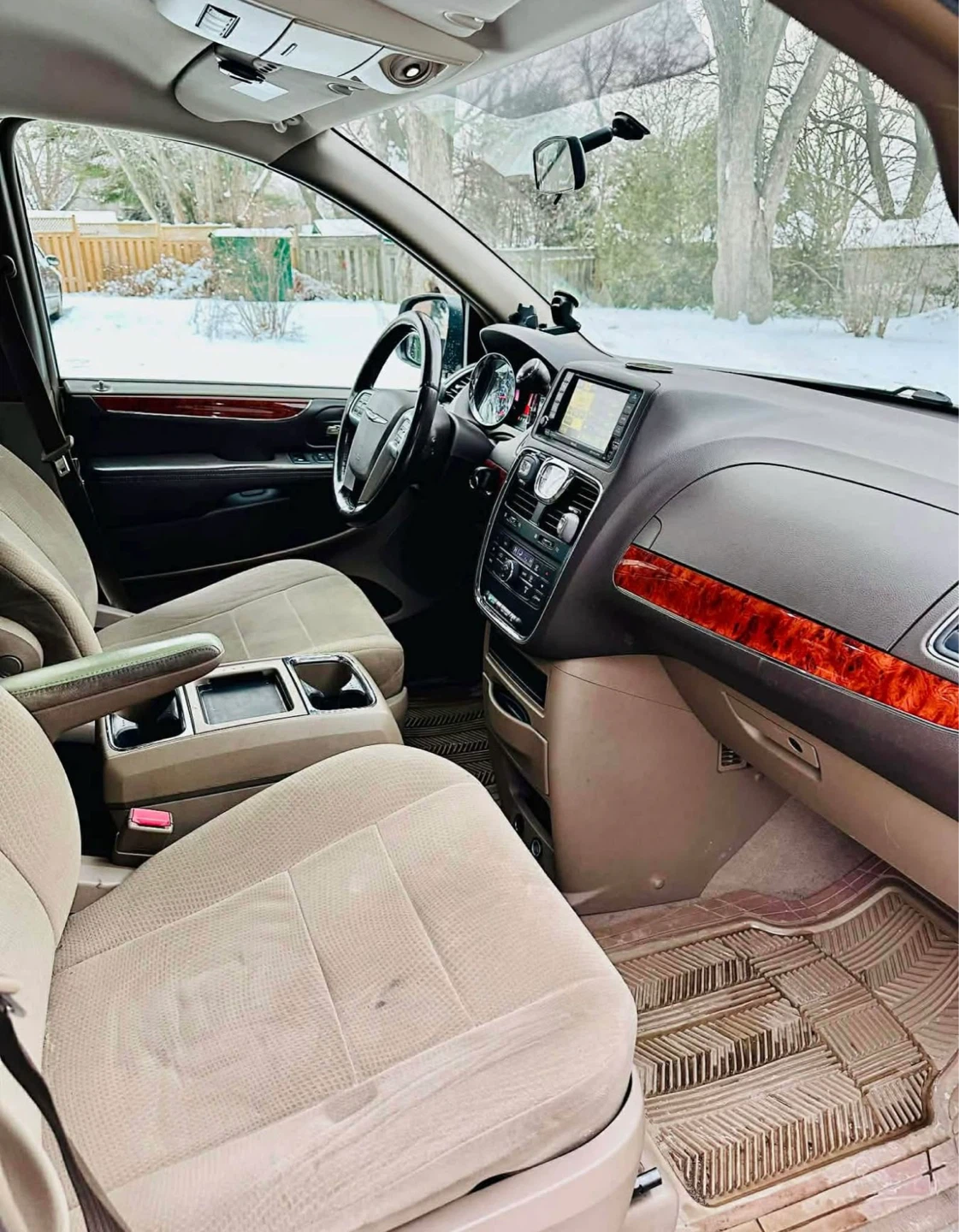 2012 Chrysler Town & Country Touring Minivan - photo 5
