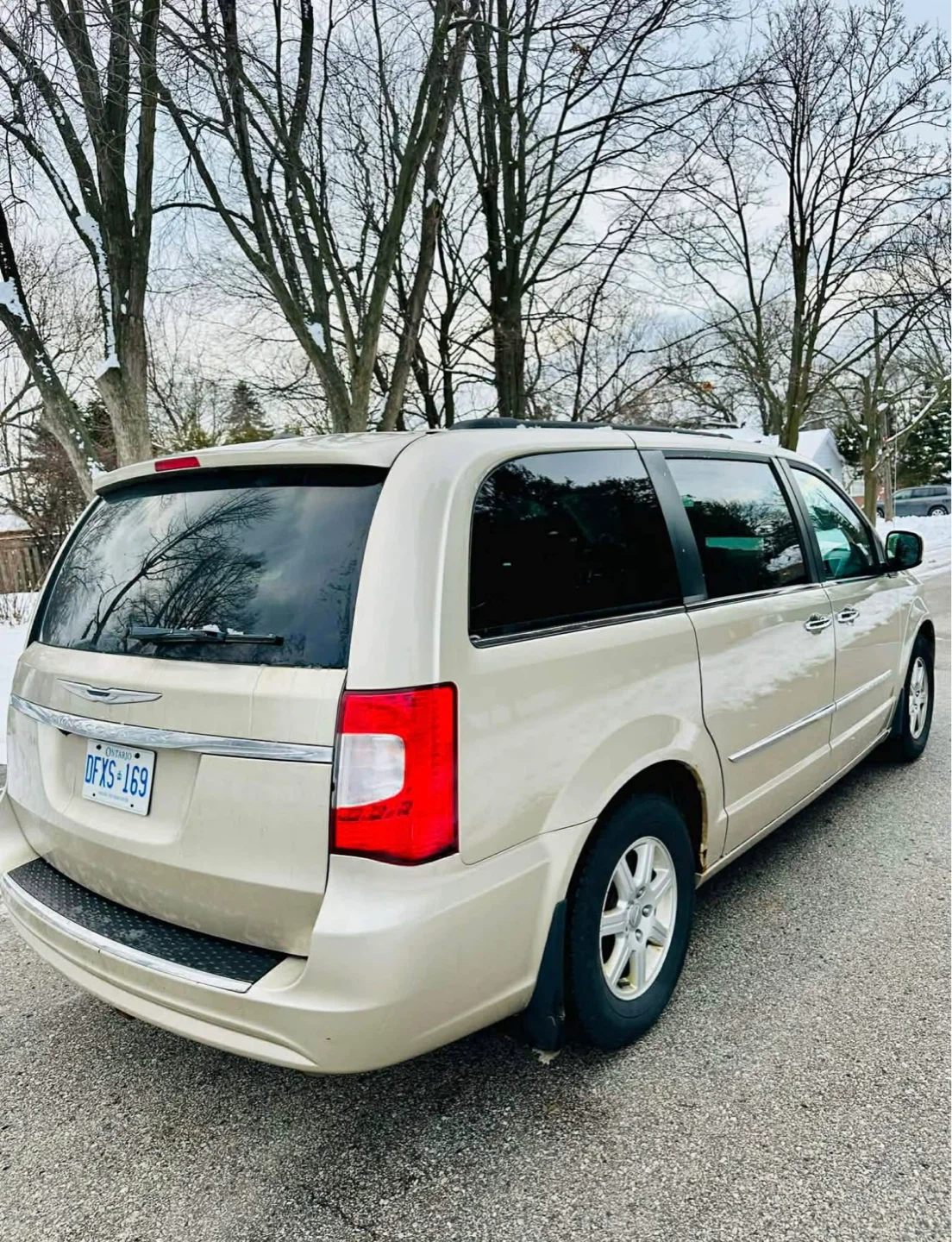 2012 Chrysler Town & Country Touring Minivan - photo 3
