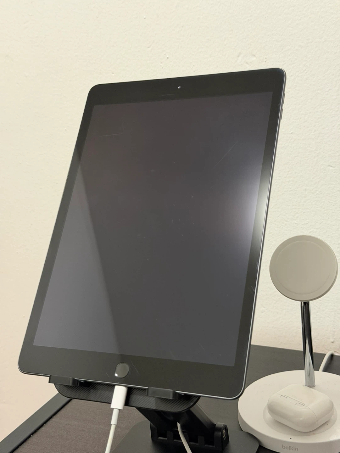 (READ) Apple iPad 8th 64GB (WIFI) - FOR PARTS OF REPAIR - photo 2