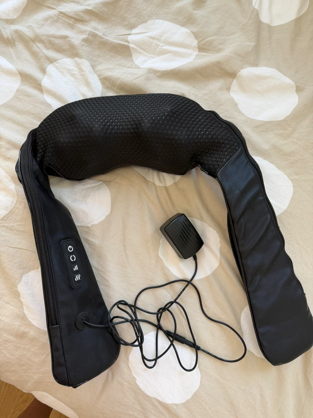 Neck and Shoulder Massager with Heat - photo 2