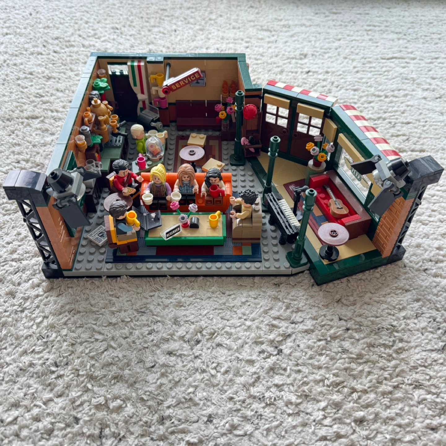 Lego Friends Central Perk - photo 3