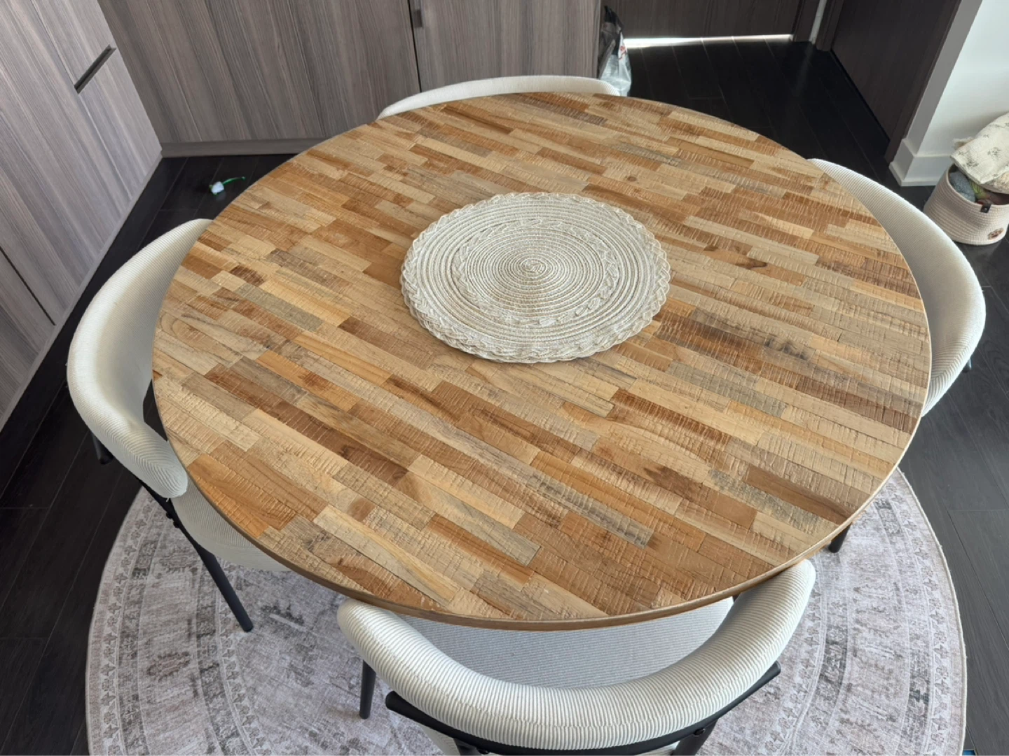 Round Dining Table and Chairs Set - photo 3