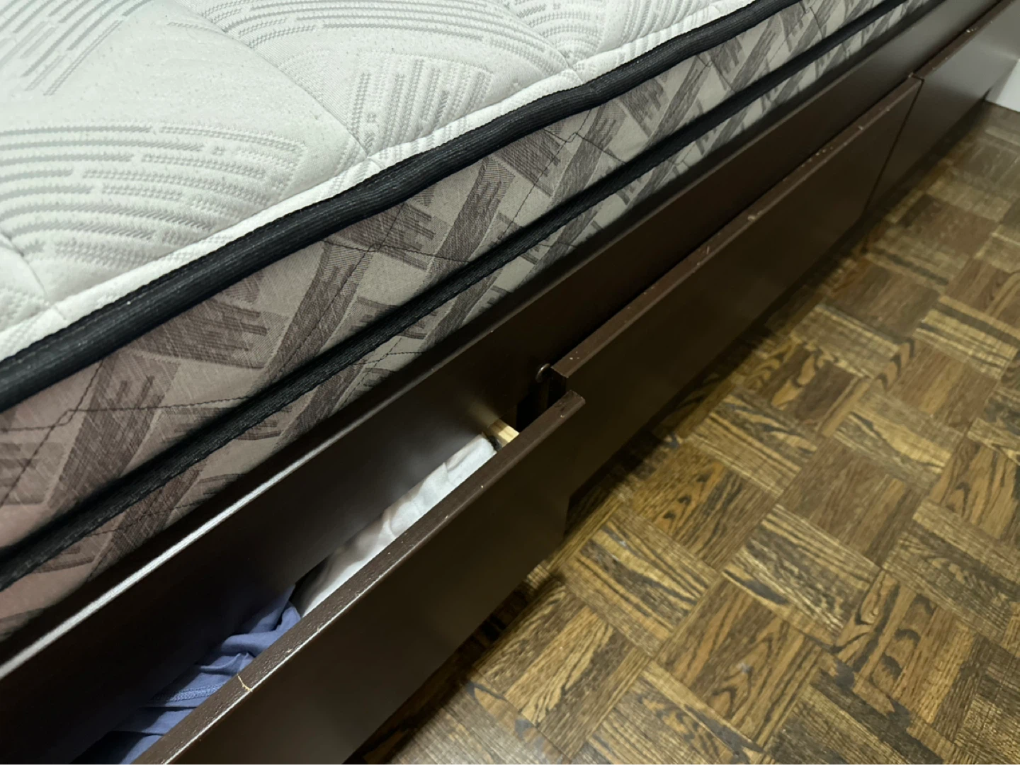 Twin XL Size Wood Bed Frame with Storage Drawers - photo 4