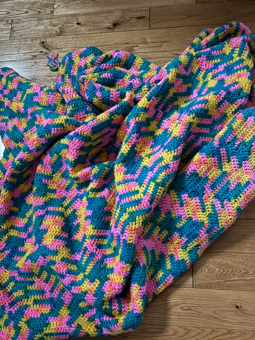 Vintage Handmade Crocheted Afghan-approx. 50"x 75" - photo 3