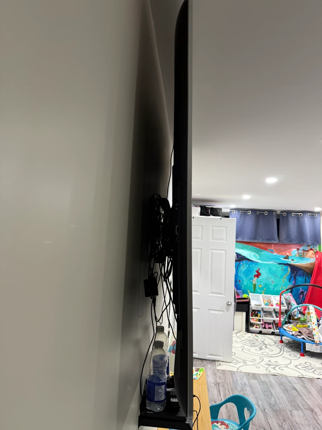 Used Flat Screen TV - photo 3