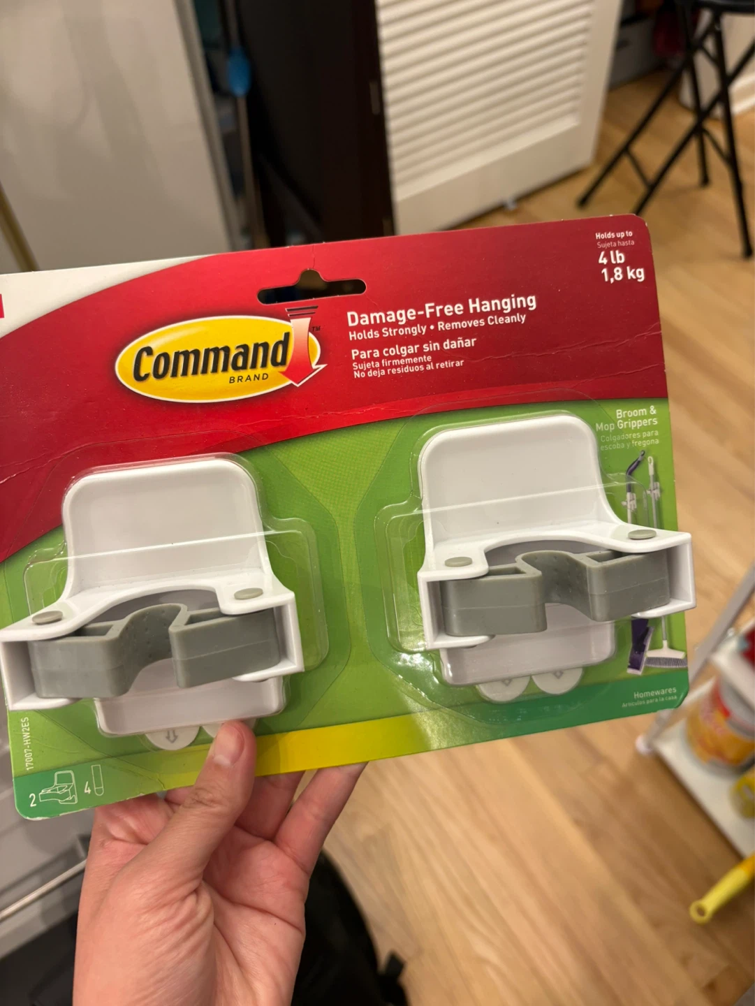 Command Broom & Mop Grippers