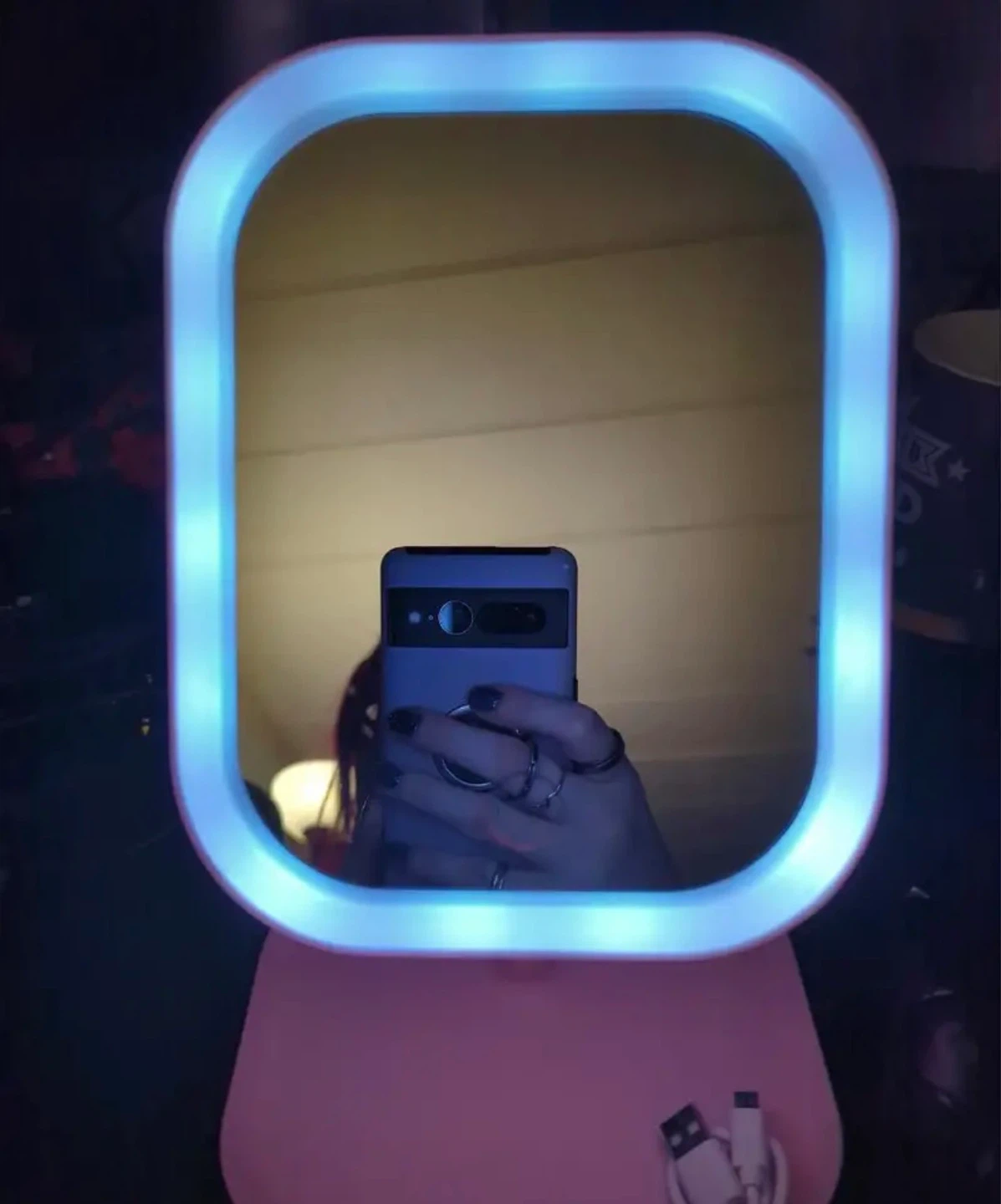 LED Makeup Mirror, Rechargeable Desktop Vanity Mirror - photo 2