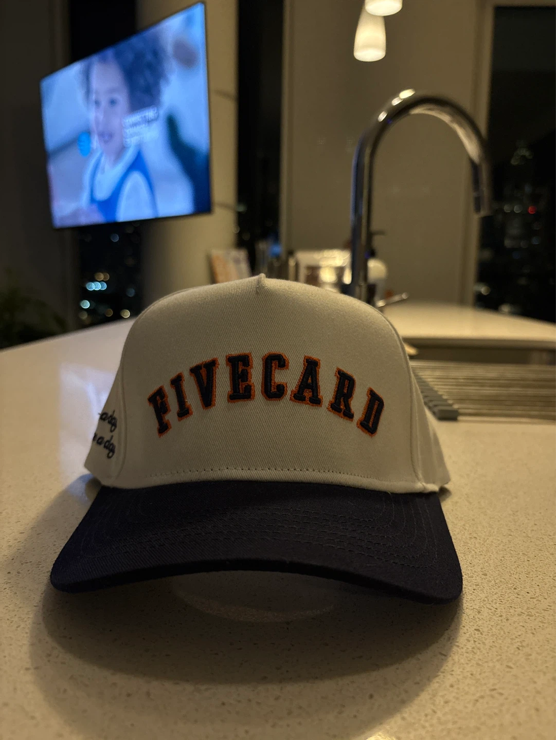 Free - FIVE CARD  hat
