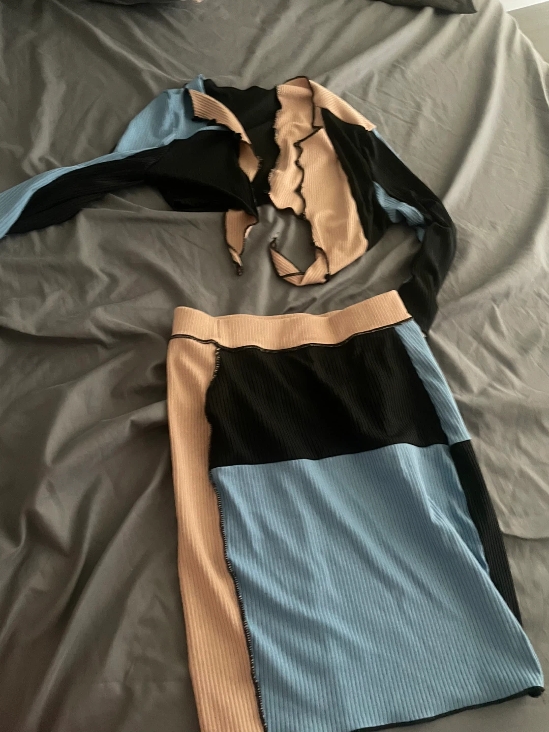 Skirt set (needs string to tie)