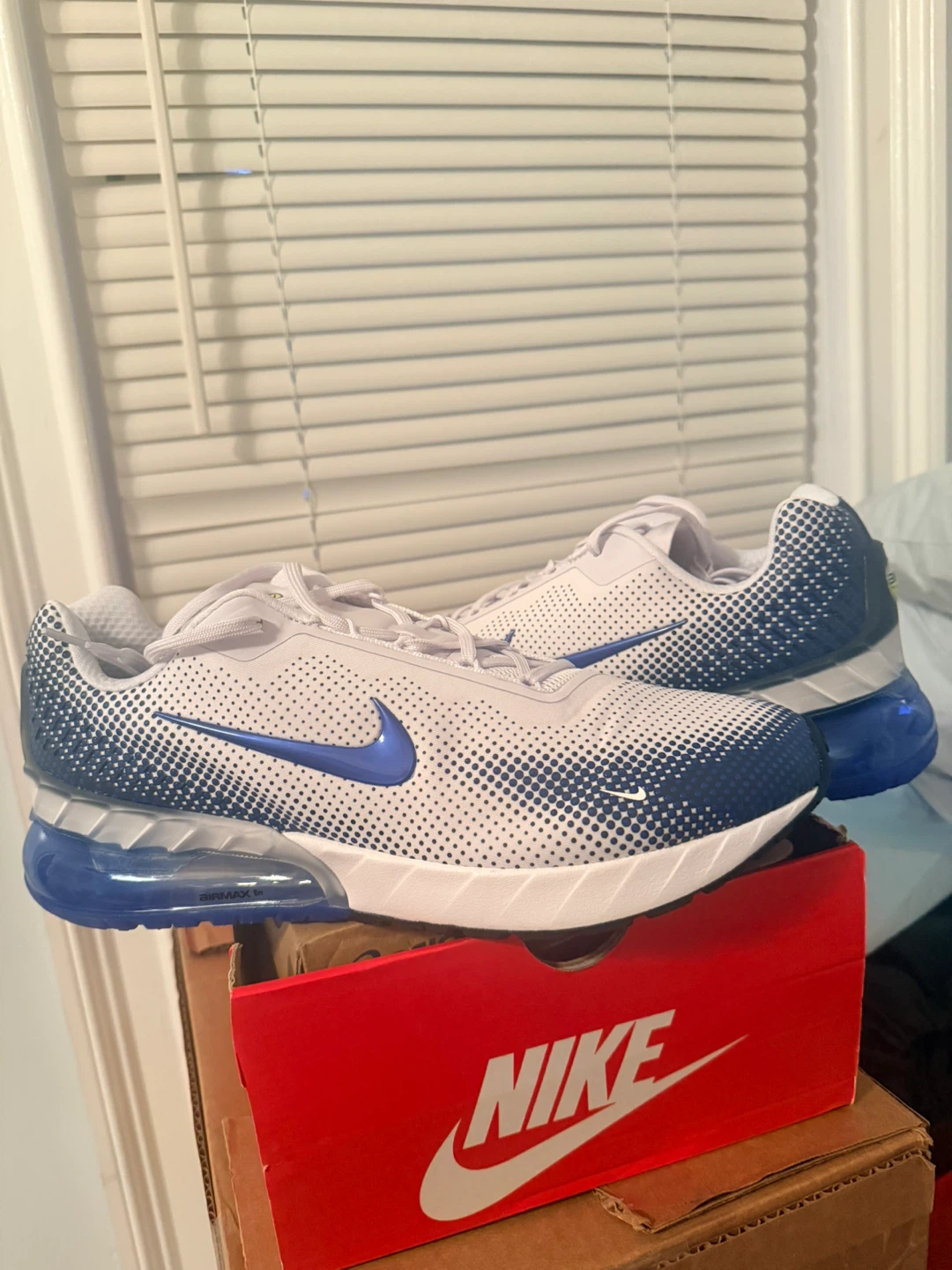 Nike Air Max Phoenix Men's Running Shoes
