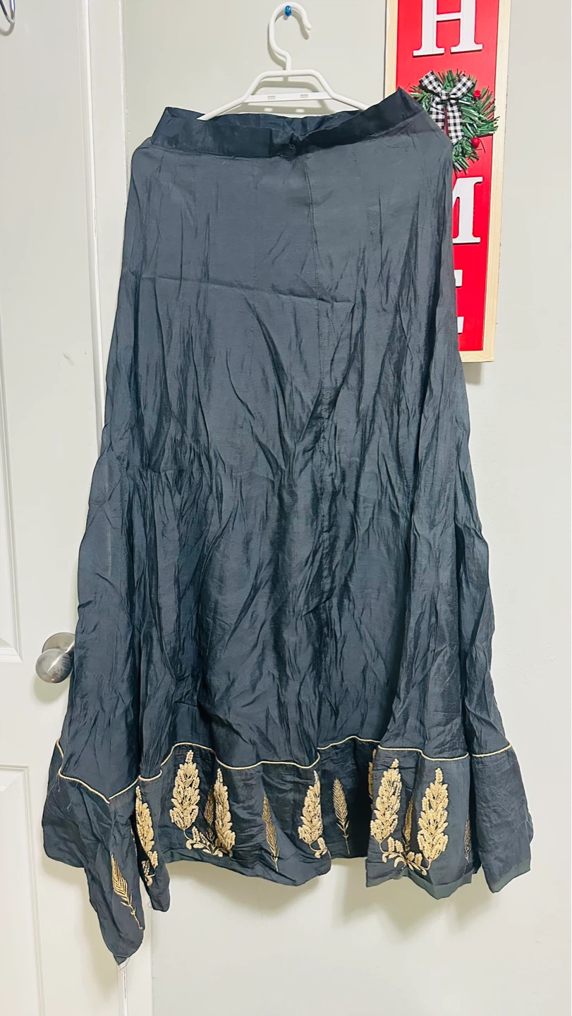 Embroidered Skirt and Blouse Set with Dupatta - photo 2