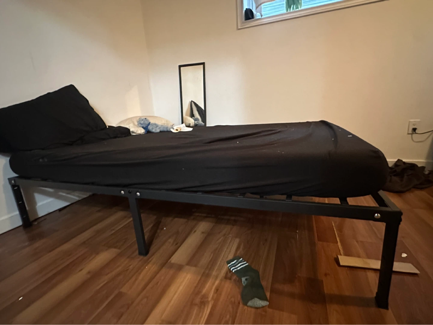 Metal Frame and bed - photo 2