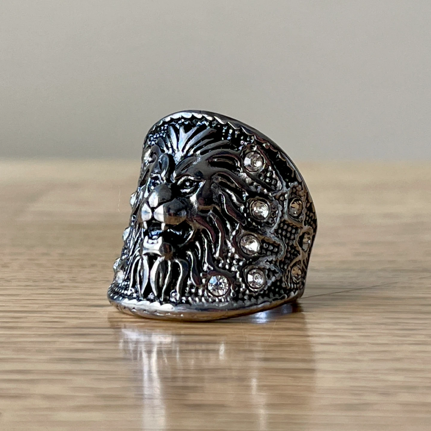 Lion stainless steel ring (size 8)