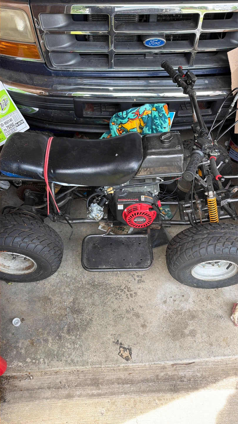 Predator Ghost Racing quad 212cc