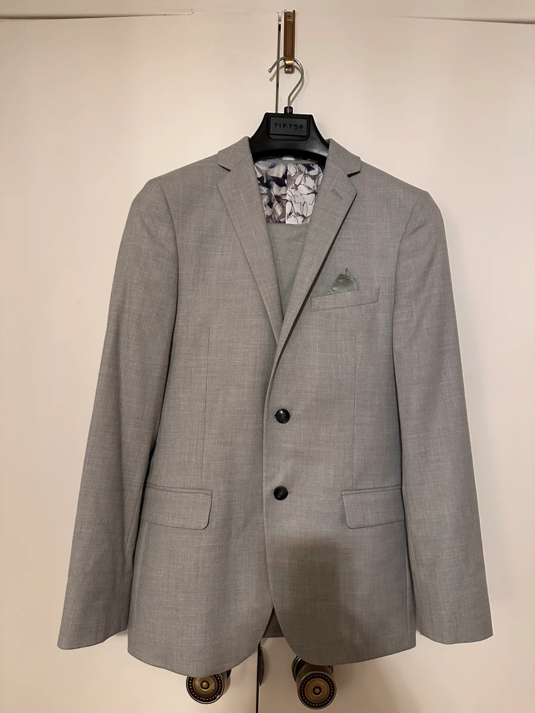 Light Grey Grafton Suit