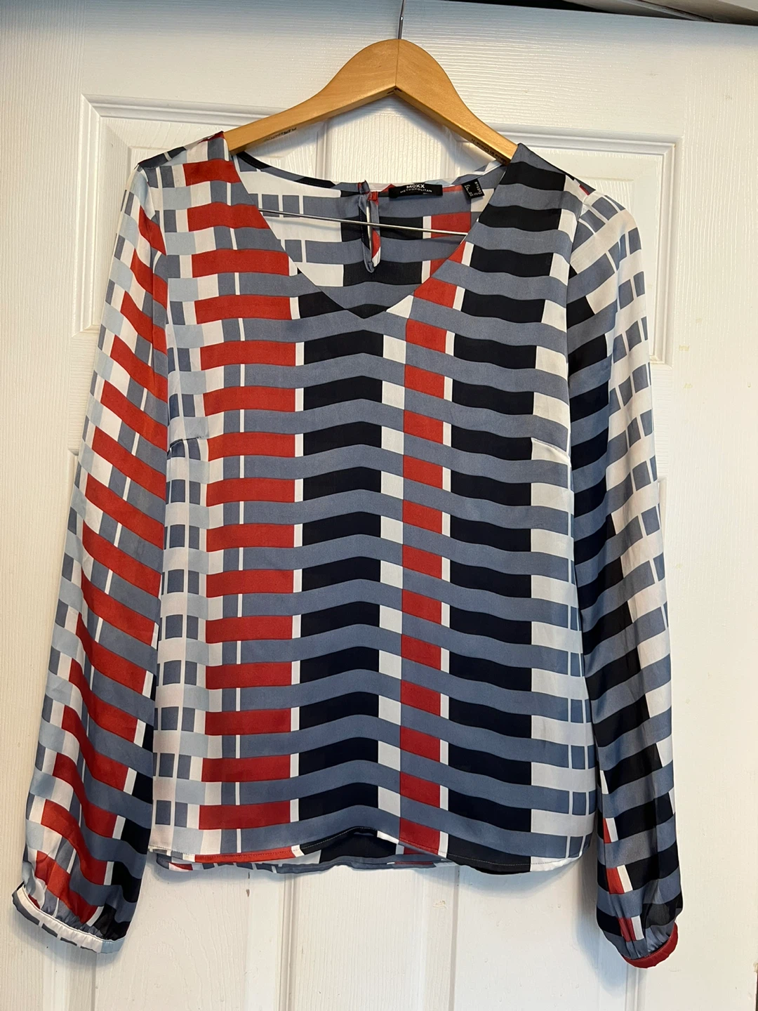 Medium size Blouses