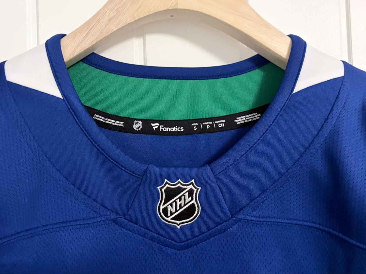 BNWT Authentic Fanatics Vancouver Canucks Hughes Jersey Small - photo 5