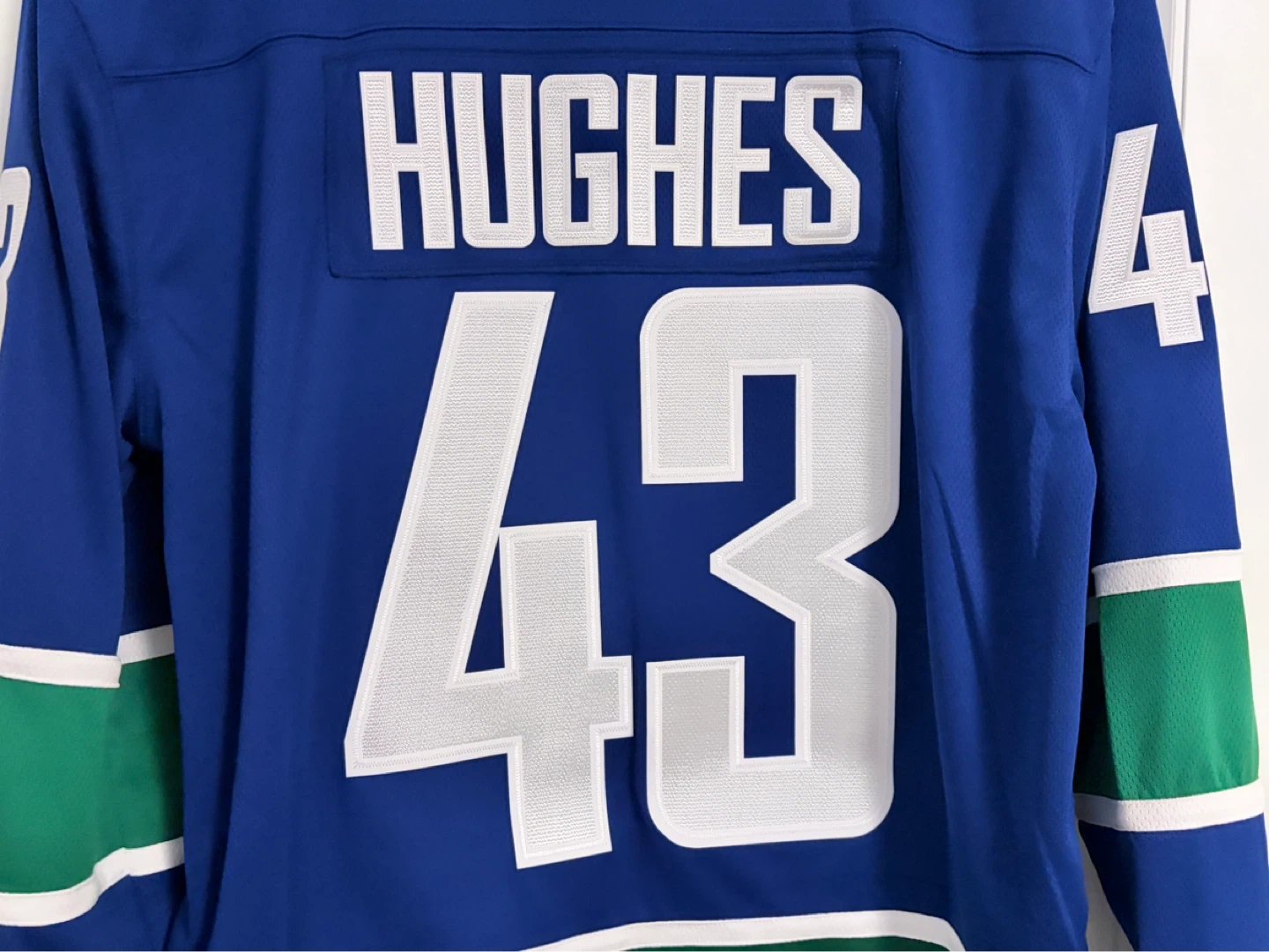 BNWT Authentic Fanatics Vancouver Canucks Hughes Jersey Small - photo 2