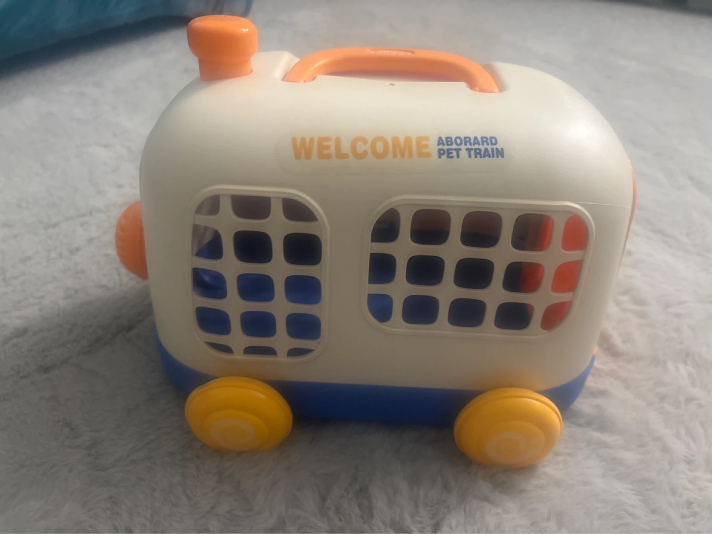 Pet Carrier Train