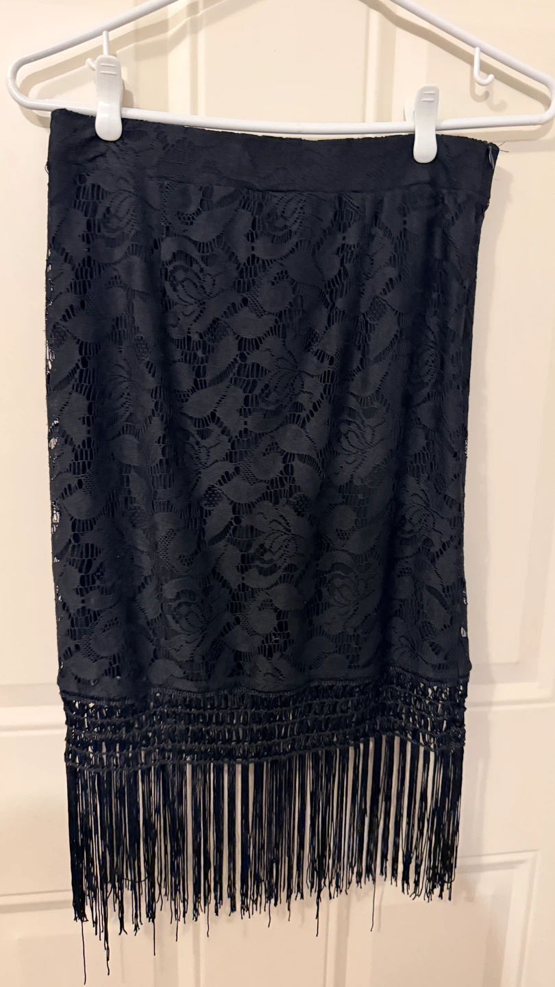 Black Lace Fringe Skirt. Size S/M - photo 2
