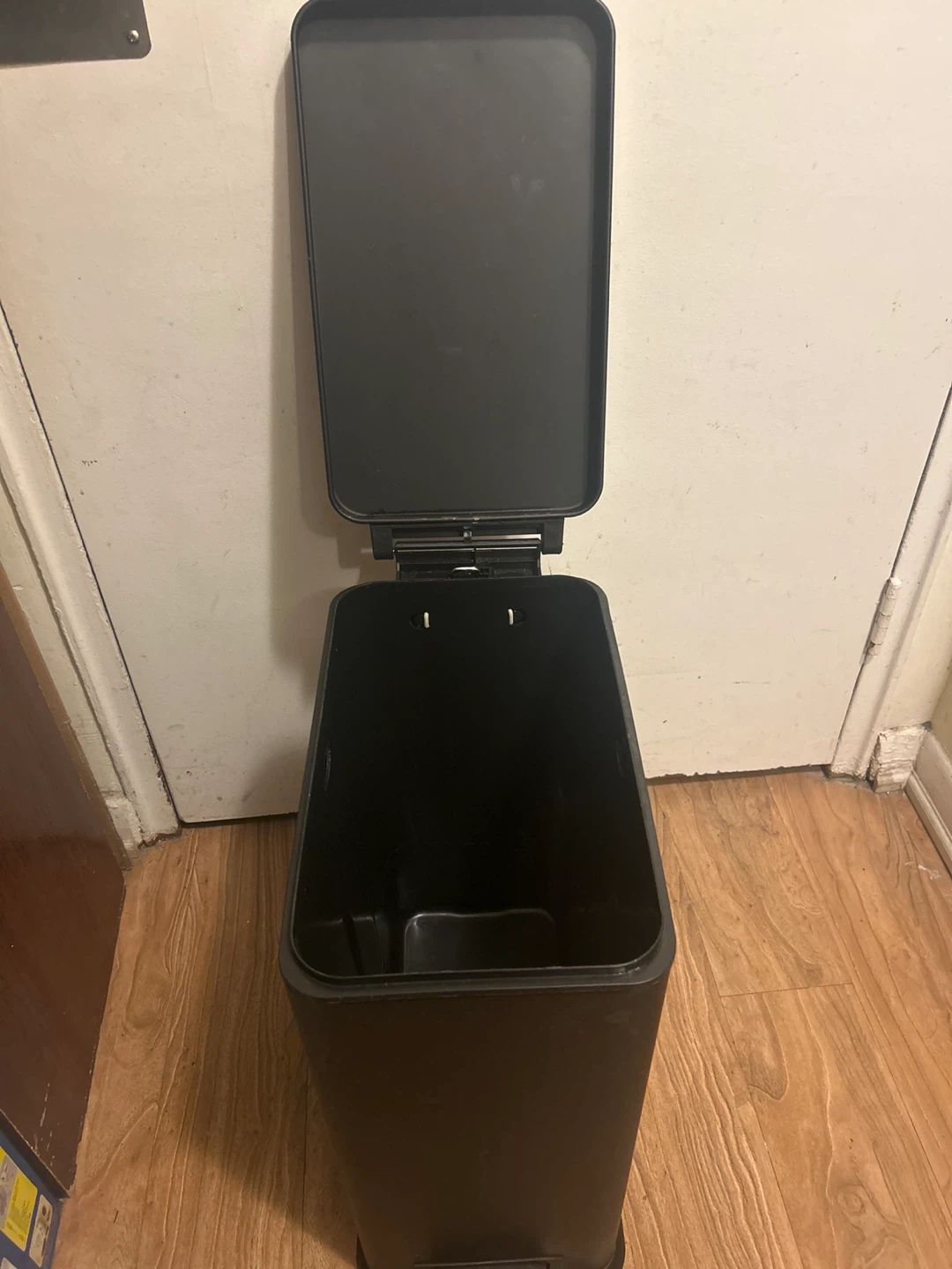 Black Step Trash Can - photo 2