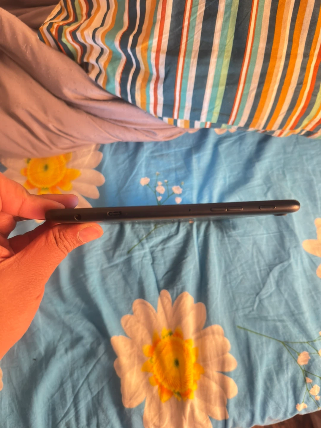 Amazon Fire HD 10 Tablet - photo 3