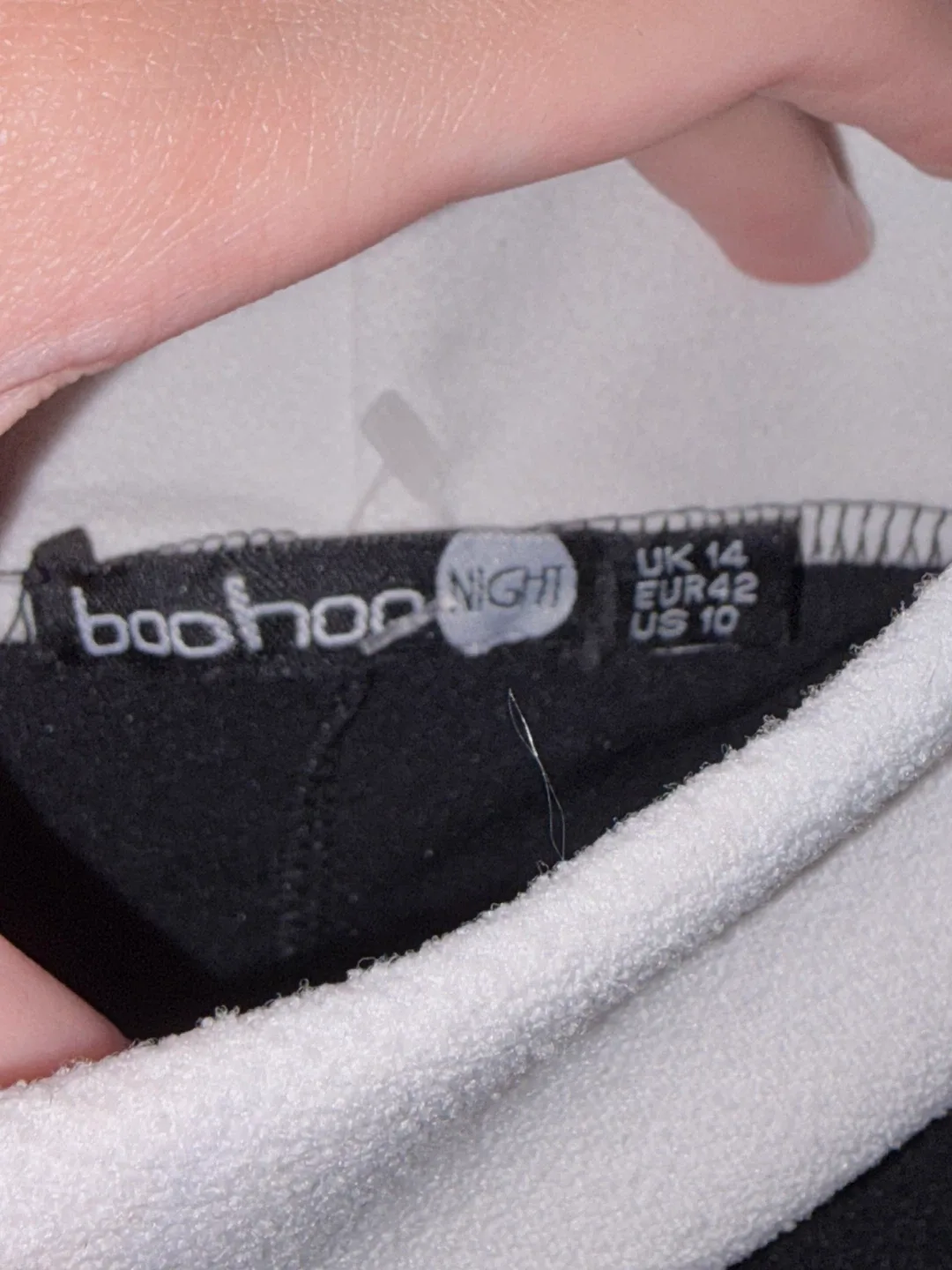 Boohoo Black & White Off-the-Shoulder Dress - photo 2
