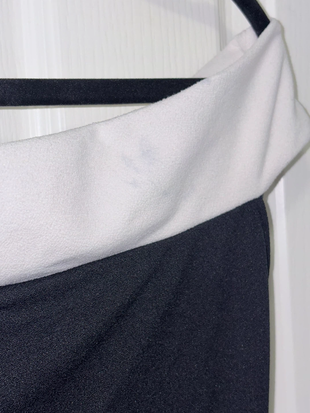Boohoo Black & White Off-the-Shoulder Dress - photo 3