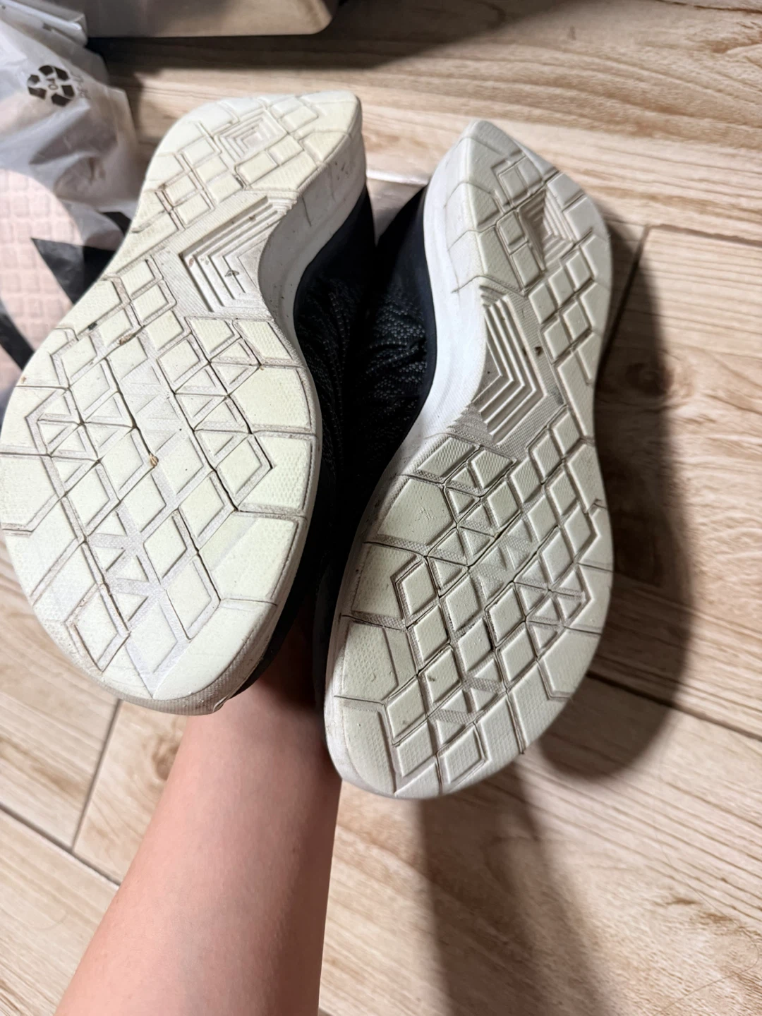 Skechers Women's Black Slip-on Shoes 8.5 - photo 4